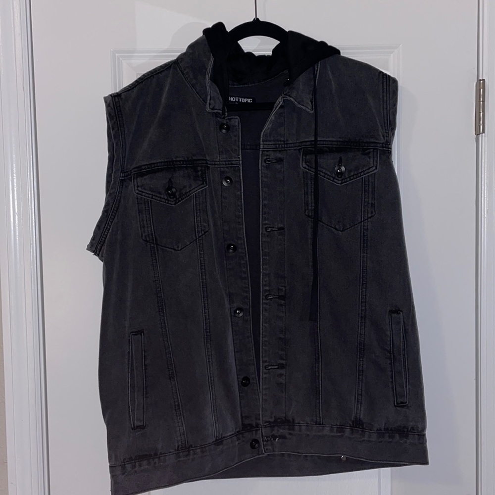 Jean vest with detachable hodie